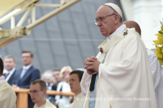 9-Viaggio Apostolico in Polonia: Santa Messa in occasione del 1050° anniversario del Battesimo della Polonia