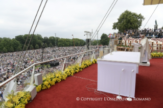 14-Viaggio Apostolico in Polonia: Santa Messa in occasione del 1050° anniversario del Battesimo della Polonia