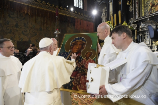 27-Viaggio Apostolico in Polonia: Santa Messa in occasione del 1050° anniversario del Battesimo della Polonia