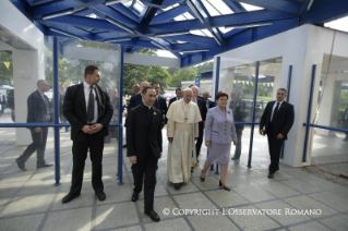 0-Viaggio Apostolico in Polonia: Visita all'Ospedale Pediatrico Universitario (UCH)