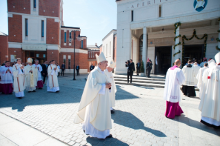 15-Viaje apostólico a Polonia: Santa Misa con sacerdotes, religiosas, religiosos, consagrados y seminaristas polacos Santuario de San Juan Pablo II de Cracovia