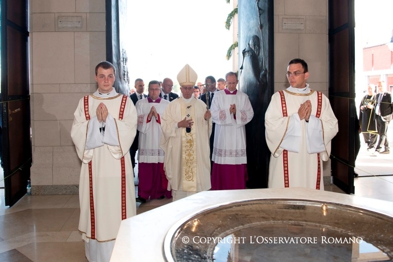 18-Viaggio Apostolico in Polonia: Santa Messa con Sacerdoti, Religiose, Religiosi, Consacrati e Seminaristi polacchi nel Santuario di S. Giovanni Paolo II