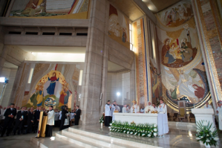 19-Viaje apostólico a Polonia: Santa Misa con sacerdotes, religiosas, religiosos, consagrados y seminaristas polacos Santuario de San Juan Pablo II de Cracovia