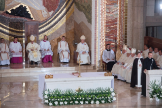 17-Voyage apostolique en Pologne : Messe avec les pr&#xea;tres, religieuses, religieux, consacr&#xe9;s et s&#xe9;minaristes polonais au Sanctuaire St-Jean-Paul II