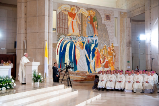 21-Voyage apostolique en Pologne : Messe avec les pr&#xea;tres, religieuses, religieux, consacr&#xe9;s et s&#xe9;minaristes polonais au Sanctuaire St-Jean-Paul II