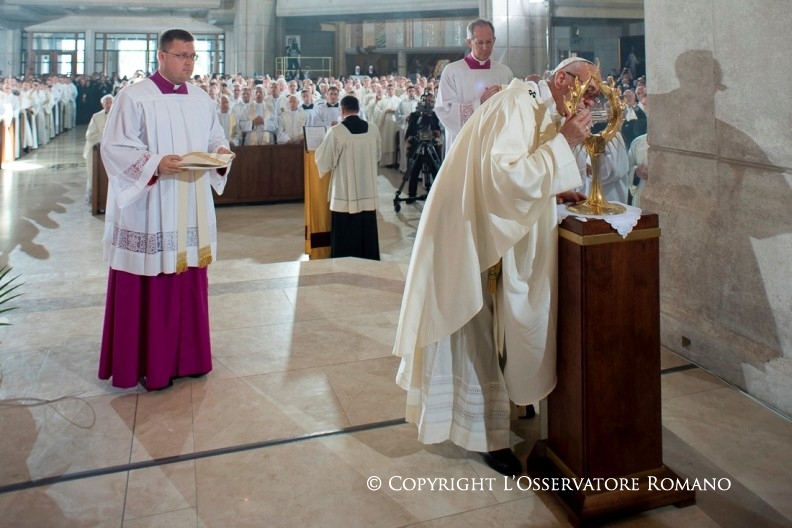 26-Viaggio Apostolico in Polonia: Santa Messa con Sacerdoti, Religiose, Religiosi, Consacrati e Seminaristi polacchi nel Santuario di S. Giovanni Paolo II