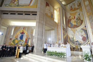 3-Viaje apostólico a Polonia: Santa Misa con sacerdotes, religiosas, religiosos, consagrados y seminaristas polacos Santuario de San Juan Pablo II de Cracovia