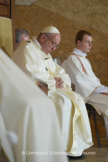 0-Apostolic Journey to Poland: Holy Mass with Priests, Men and Women Religious, Consecrated Persons and Polish Seminarians&#xa0;gathered in St John Paul II Shrine