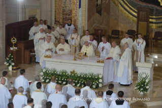 2-Viaje apostólico a Polonia: Santa Misa con sacerdotes, religiosas, religiosos, consagrados y seminaristas polacos Santuario de San Juan Pablo II de Cracovia