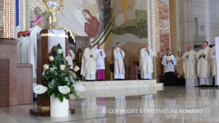 8-Viaje apostólico a Polonia: Santa Misa con sacerdotes, religiosas, religiosos, consagrados y seminaristas polacos Santuario de San Juan Pablo II de Cracovia
