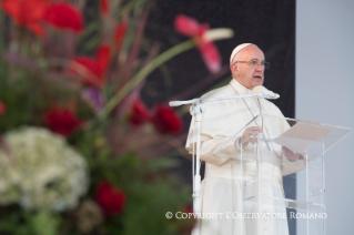 11-Apostolic Journey to Poland: Way of the Cross with the young people