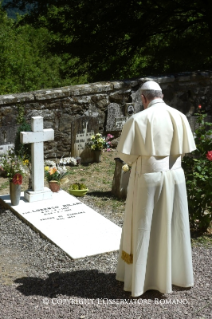6-Pellegrinaggio a Barbiana: Visita alla tomba di Don Lorenzo Milani
