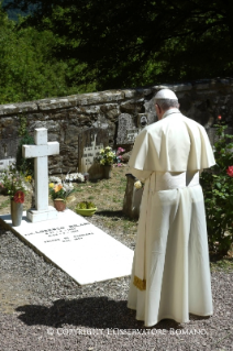 6-Pilgrimage to Barbiana: Visit to the tomb of Don Lorenzo Milani