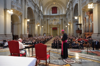8-Visite pastorale à Bologne : Rencontre avec les prêtres, les religieux, les séminaristes du Séminaire régional et les diacres permanents