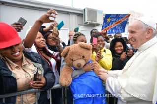 7-Visita Pastorale a Bologna: Incontro con i migranti ospiti e con il Personale che svolge servizio di assistenza all’Hub regionale di Via Enrico Mattei 