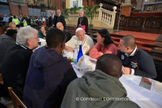 3-Visita pastoral a Bolonia: Almuerzo de solidaridad, con pobres, refugiados y presos 