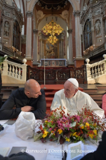 4-Visita pastoral a Bolonia: Almuerzo de solidaridad, con pobres, refugiados y presos 