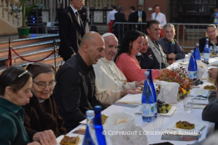 9-Visite pastorale à Bologne : Déjeuner de solidarité avec les pauvres, les réfugiés, les prisonniers