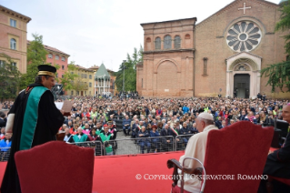 5-Visita pastoral a Bolonia: Encuentro con los estudiantes y el mundo acad&#xe9;mico