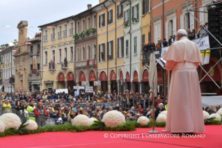 11-Visita pastoral a Cesena: Encuentro con la poblaci&#xf3;n