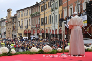 11-Visita Pastoral a Cesena: Encontro com a população 