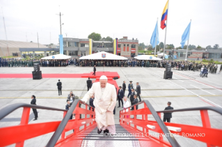 6-Viagem Apostólica à Colômbia: Palavras do Santo Padre a um grupo de veteranos, militares e agentes da polícia no Aeroporto Militar de CATAM