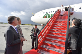 1-Apostolic Journey to Colombia: Welcoming ceremony at Catam military airport