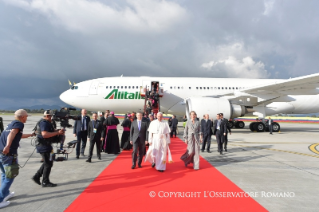 3-Apostolische Reise nach Kolumbien: Willkommenszeremonie auf dem Militärflughafen Catam