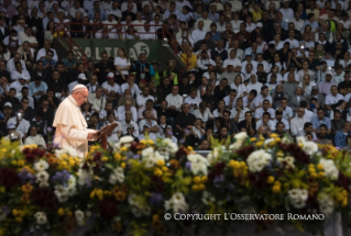 13-Viaje apost&#xf3;lico a Colombia: Encuentro con sacerdotes, religiosos, consagrados, seminaristas y sus familias