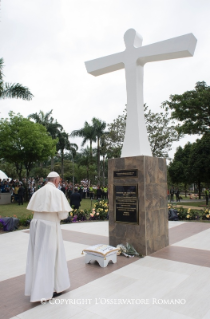 0-Apostolic Journey to Colombia: Short visit to the "Cross of Reconciliation"