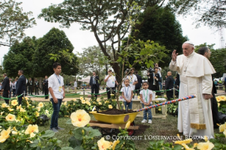 6-Viaggio Apostolico in Colombia: Sosta alla Croce della Riconciliazione 