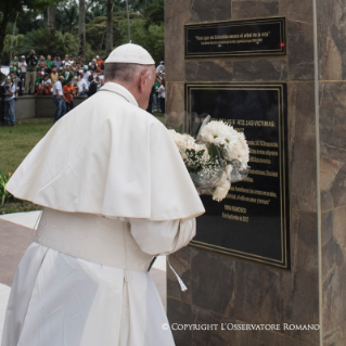 12-Apostolic Journey to Colombia: Short visit to the "Cross of Reconciliation"