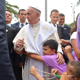 1-Viaggio Apostolico in Colombia: Sosta alla Croce della Riconciliazione 