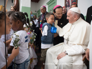 5-Viaje apost&#xf3;lico a Colombia: Encuentro en el Hogar San Jos&#xe9;