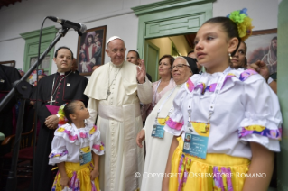 2-Apostolische Reise nach Kolumbien: Besuch des Kinderheims "Hogar San José"