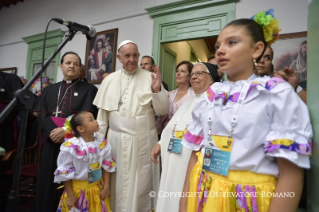 2-Viaje apost&#xf3;lico a Colombia: Encuentro en el Hogar San Jos&#xe9;