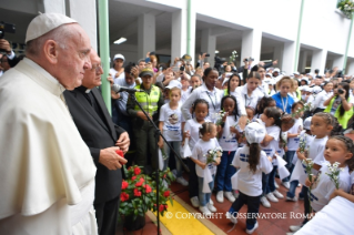 4-Viaje apost&#xf3;lico a Colombia: Encuentro en el Hogar San Jos&#xe9;