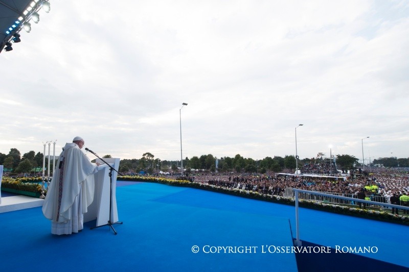 9-Viaggio Apostolico in Colombia: Santa Messa
