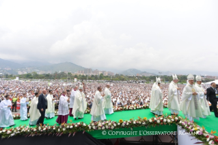 5-Apostolic Journey to Colombia: Holy Mass