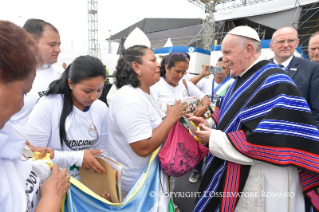 8-Voyage apostolique en Colombie : Messe sur le Terrain Catama