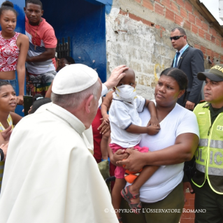 16-Viaggio Apostolico in Colombia: Benedizione della prima pietra delle case per i senzatetto e dell&#x2019;Opera Talitha Qum  