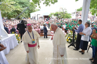 7-Viaje apost&#xf3;lico a Colombia: Bendici&#xf3;n de la primera piedra de las casas para los sintecho y de la Obra Talitha Qum