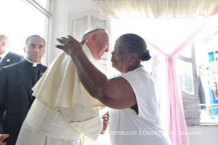 18-Viagem Apostólica à Colômbia: Bênção da pedra fundamental das casas para os sem-teto e da Obra Talitha Qum 