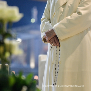 21-Pilgrimage to F&#xe1;tima: Blessing of the candles at the Chapel of the Apparitions