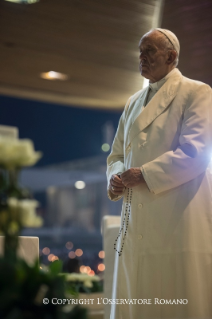 16-Peregrinação a Fátima: Bênção das velas na Capelinha das Aparições