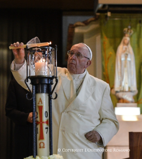 25-Pilgerreise nach Fatima: Segnung der Kerzen
