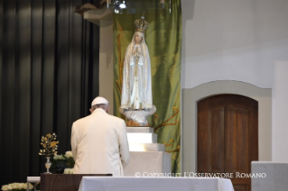 6-Pilgrimage to F&#xe1;tima: Blessing of the candles at the Chapel of the Apparitions