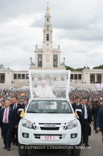 27-Pilgrimage to F&#xe1;tima: Holy Mass and rite of Canonization of Blesseds Francisco Marto and Jacinta Marto