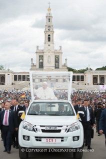 27-Peregrinación a Fátima: Santa Misa con el rito de canonización de los beatos Francisco y Jacinta Marto 