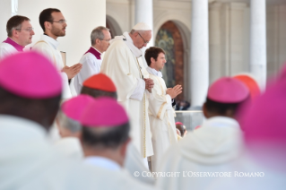 5-Pilgrimage to F&#xe1;tima: Holy Mass and rite of Canonization of Blesseds Francisco Marto and Jacinta Marto